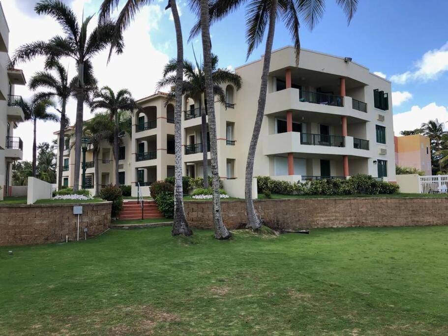 1St Level Unit Steps To Beach- Cold Air Conditioner At Poza Del Mar Luquillo Dış mekan fotoğraf