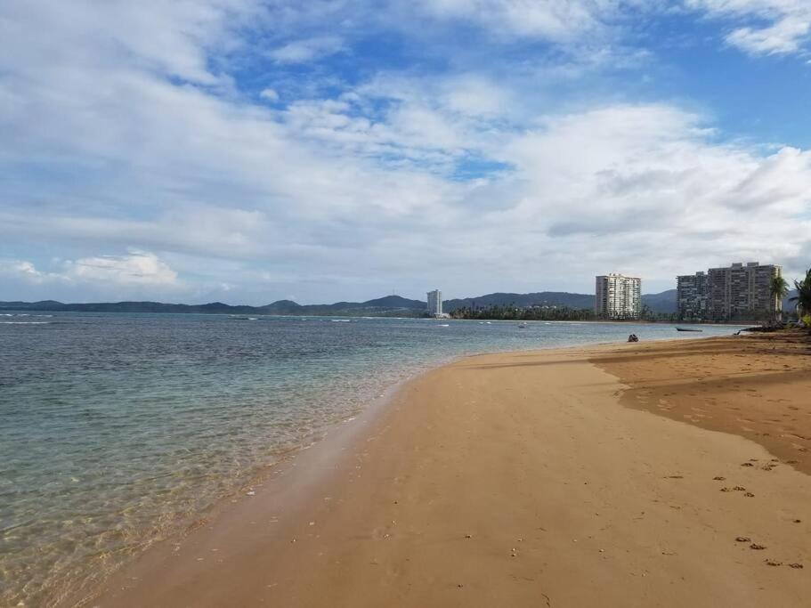 1St Level Unit Steps To Beach- Cold Air Conditioner At Poza Del Mar Luquillo Dış mekan fotoğraf